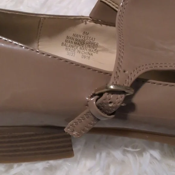 NINE WEST Chic Taupe Women's Loafers Size 8 Stretch Buckle 1" Pump Heel - Picture 4 of 7
